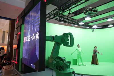 影视"黑科技"吸引参展者争相体验,第十五届中国国际影视节目展有何亮点?